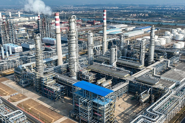 Refinación de petróleo y procesamiento químico