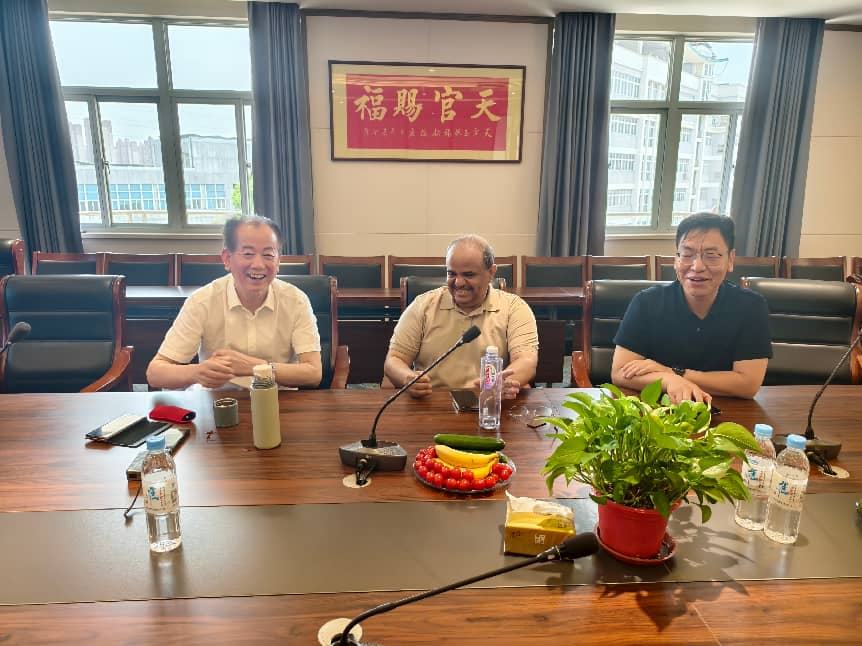 Yangzhou Hengchun Electronics da la bienvenida a la delegación de Saudi Aramco para una inspección en profundidad y negociaciones de cooperación en el extranjero